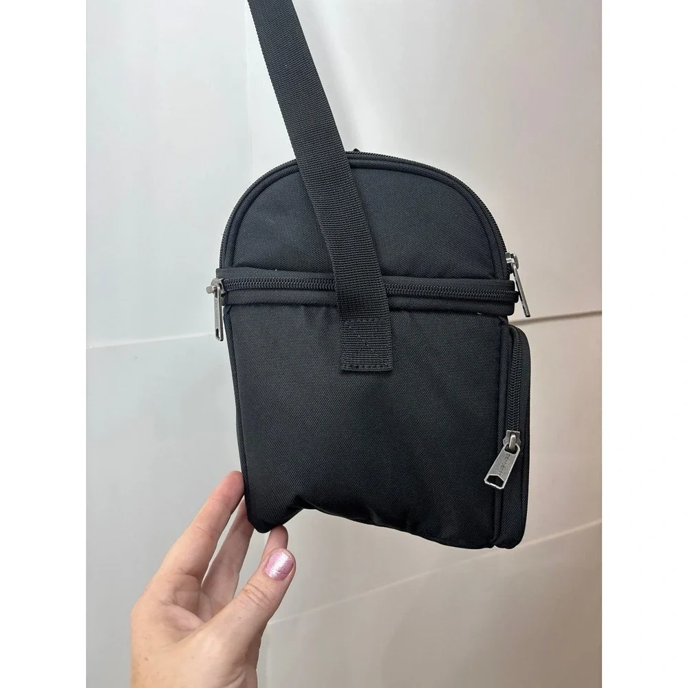 Carhartt black lunchbox (9x10) insulated with Strap